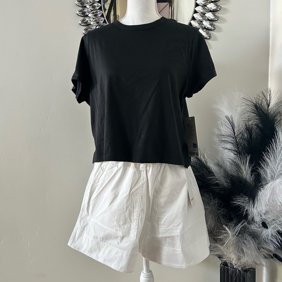 NWT Lululemon Cotton Blend Poplin High Rise Short 4” - Picture 2 of 9